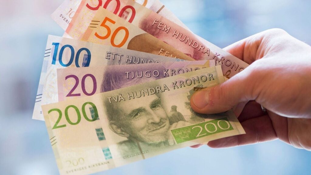 Швеція: магазини знову зобов’язані приймати готівку