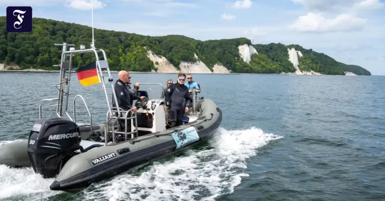 Ostsee in schlechtem Zustand: Schneider taucht für Meeresschutz