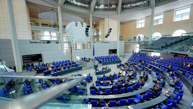 Bundestag beschließt Milliardenhilfe für Länder und Kommunen