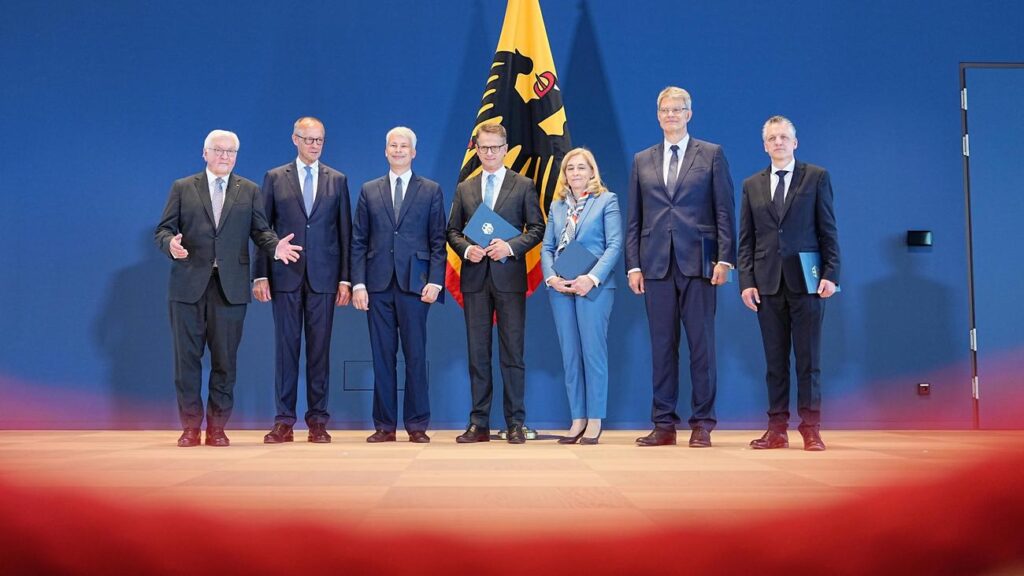 Штайнмаєр призначив трьох нових міністрів від ХДС – присяга лише у вересні