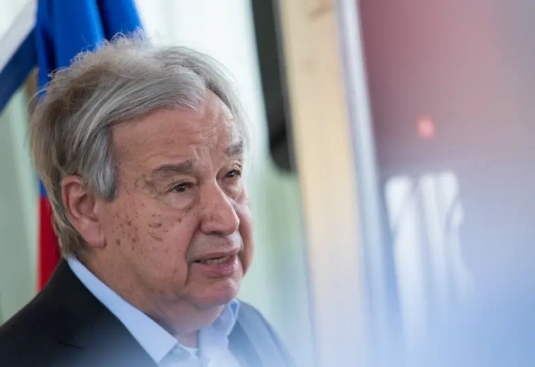 Selenskyj informiert UN-Generalsekretär Guterres über russische Angriffe