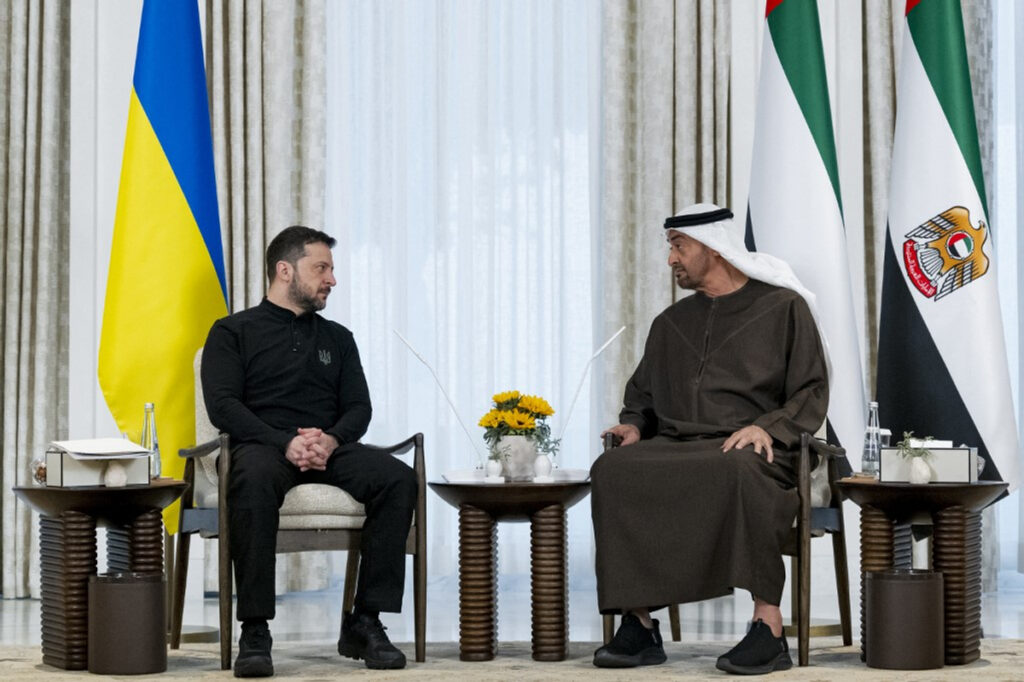 Зеленський просить ОАЕ про захист маршрутів у Чорному морі