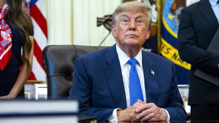 Трампа судять через санкції проти МКС