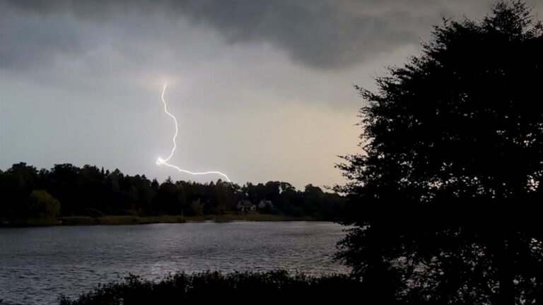 Unwetter in Deutschland: Verletzte, Schäden und Verkehrsprobleme