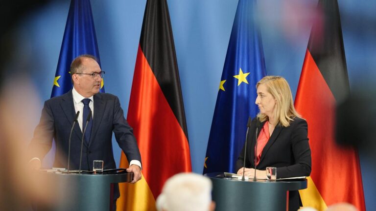 Bundesregierung rüstet BND und Verfassungsschutz auf