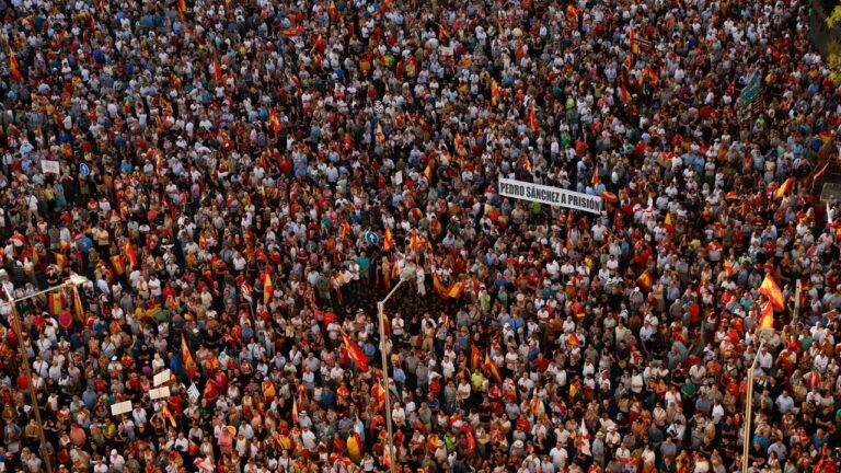 Spanien: Massenproteste gegen Sánchez‘ Migrationspolitik
