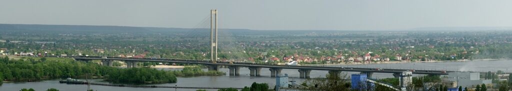 У Києві через ракетний удар закрито Південний міст і обмежено метро