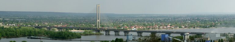 У Києві через ракетний удар закрито Південний міст і обмежено метро