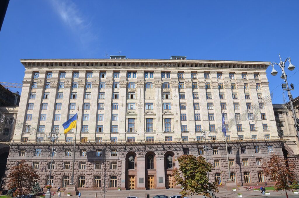 Зеленський: 21 балістична ракета по Києву за три хвилі