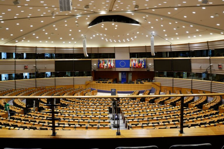 EU leaders push for tougher Russia sanctions