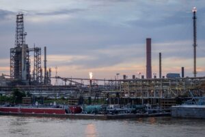 Zelenskyy offers to halt refinery strikes if Russia spares grid