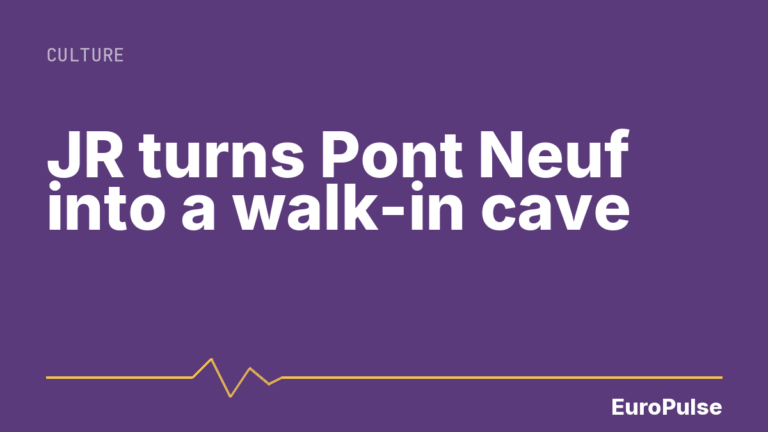 JR turns Pont Neuf into a walk-in cave